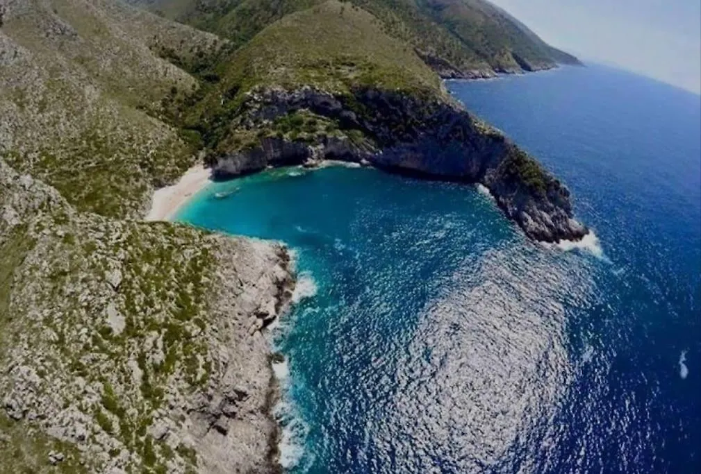 アパート Feel Like Home Vlorë